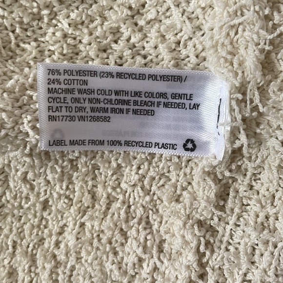 Universal Threads Sweater - Picture 4 of 4